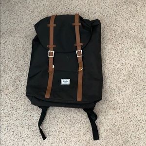 Herschel Retreat Backpack | Mid-Volume